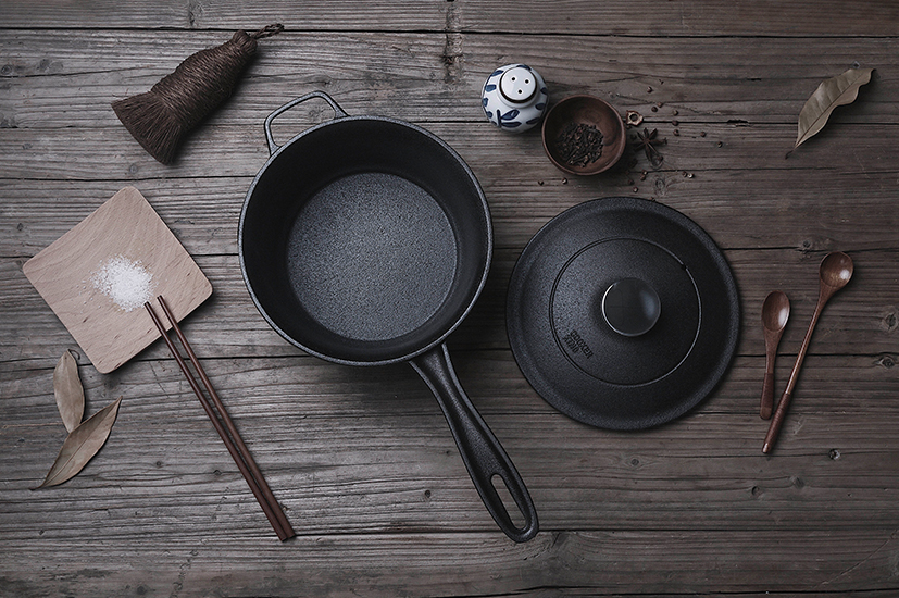 Oil-Seasoned iron pan